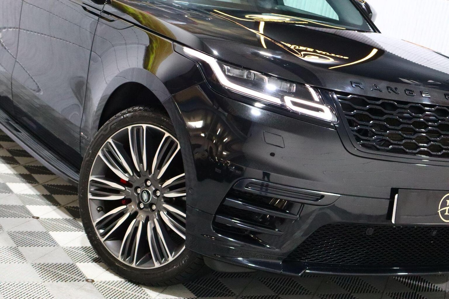 Used Land Rover Range Rover Velar 2018 for sale - 76741343: Photo 3