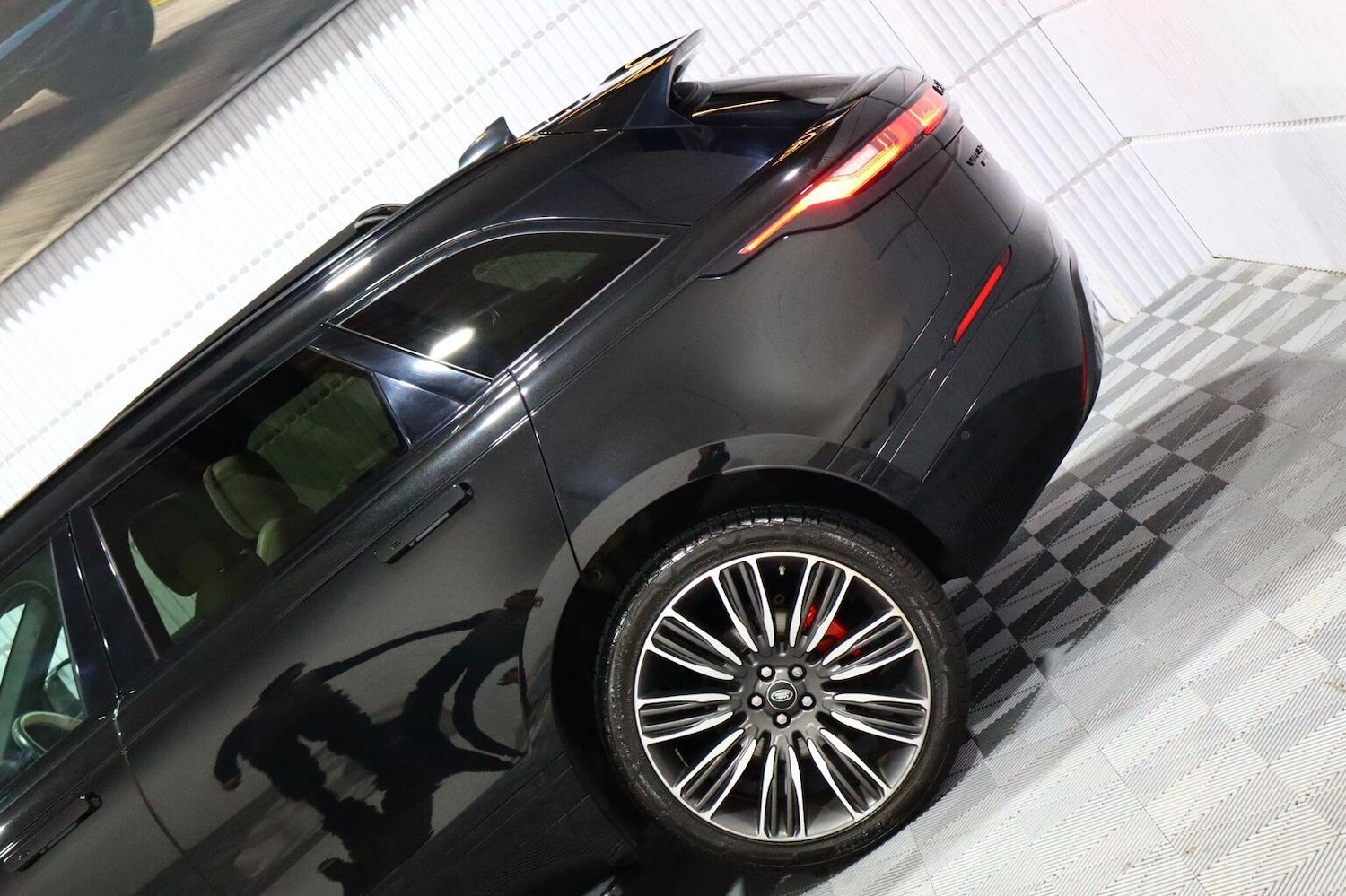 Used Land Rover Range Rover Velar 2018 for sale - 76741343: Photo 5