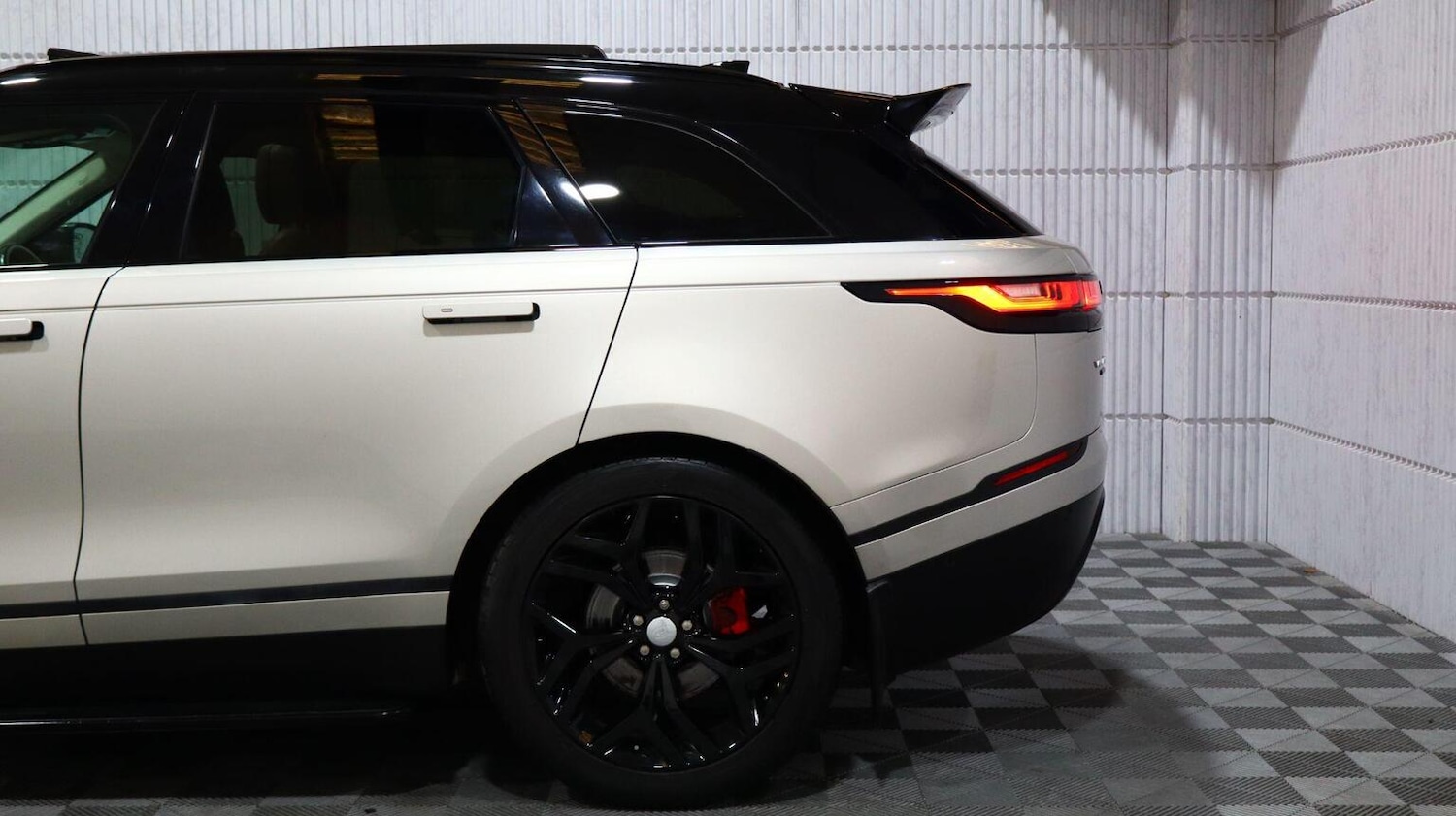 Used Land Rover Range Rover Velar 2019 for sale - 78135039: Photo 31
