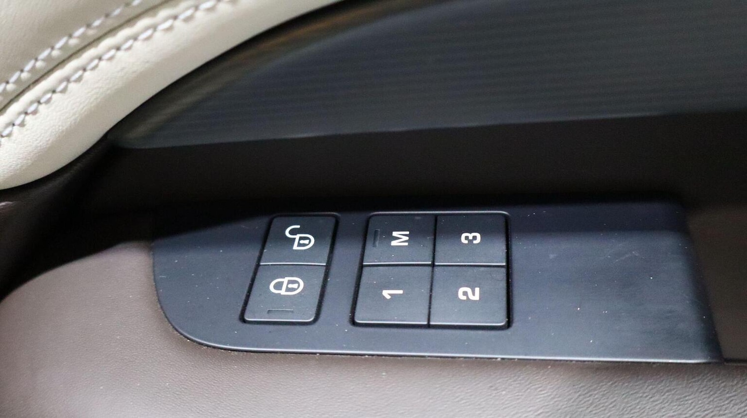 Used Land Rover Discovery 2018 for sale - 78004502: Photo 42