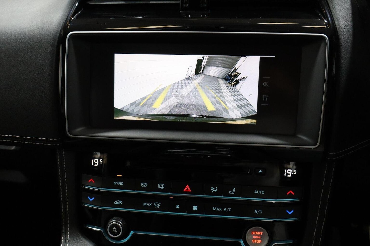 Used Jaguar F-Pace 2019 for sale - 76211771: Photo 13