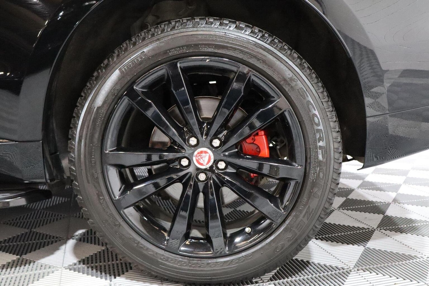 Used Jaguar F-Pace 2019 for sale - 76211771: Photo 16