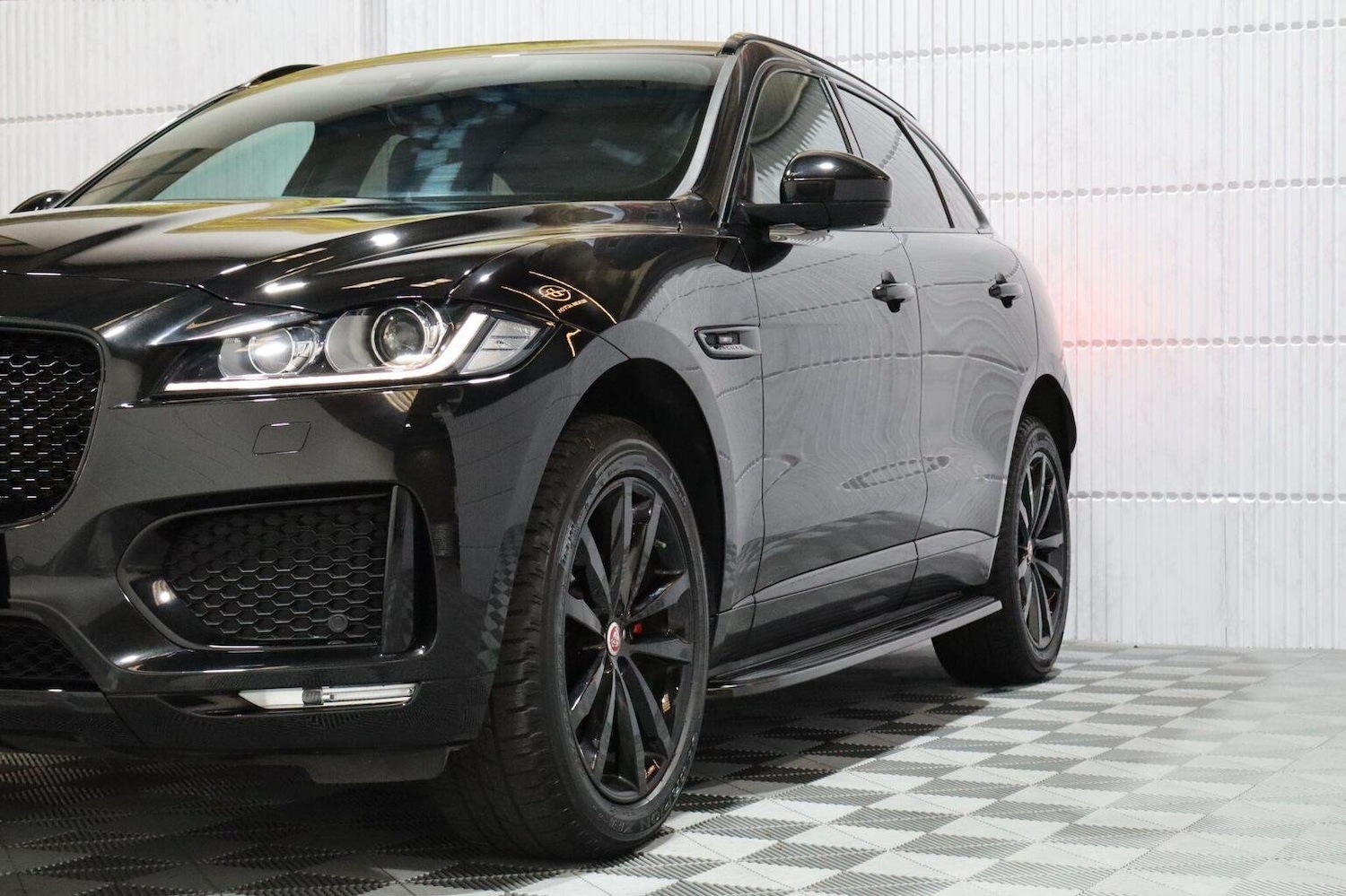 Used Jaguar F-Pace 2019 for sale - 76211771: Photo 6