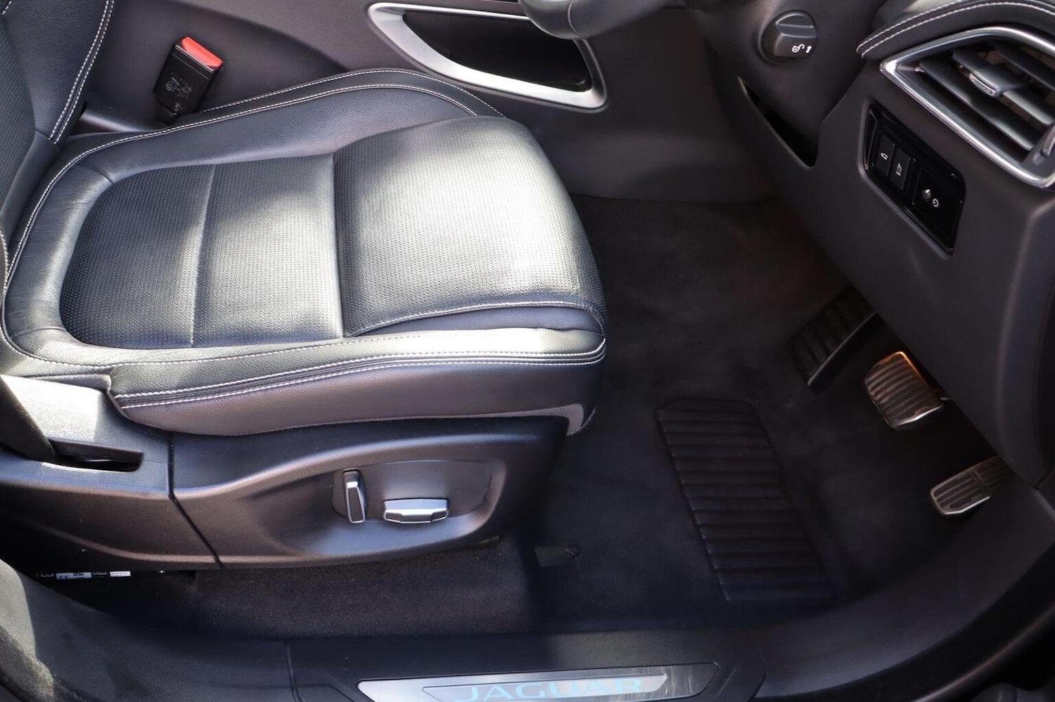 Used Jaguar F-Pace 2019 for sale - 76211771: Photo 87