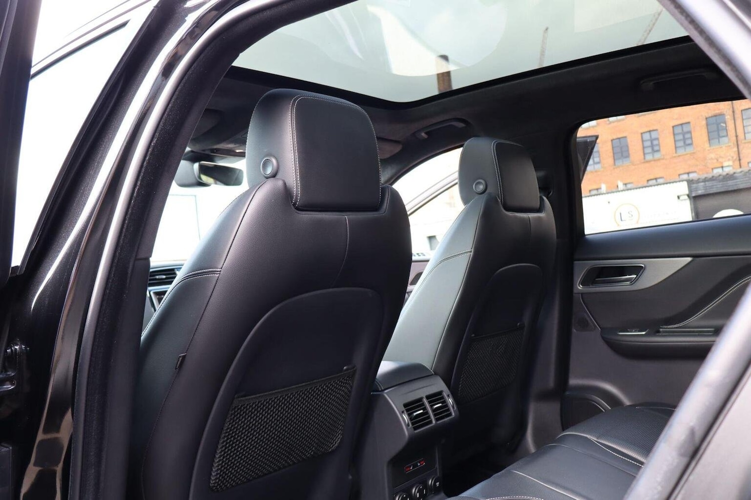 Used Jaguar F-Pace 2019 for sale - 76211771: Photo 92