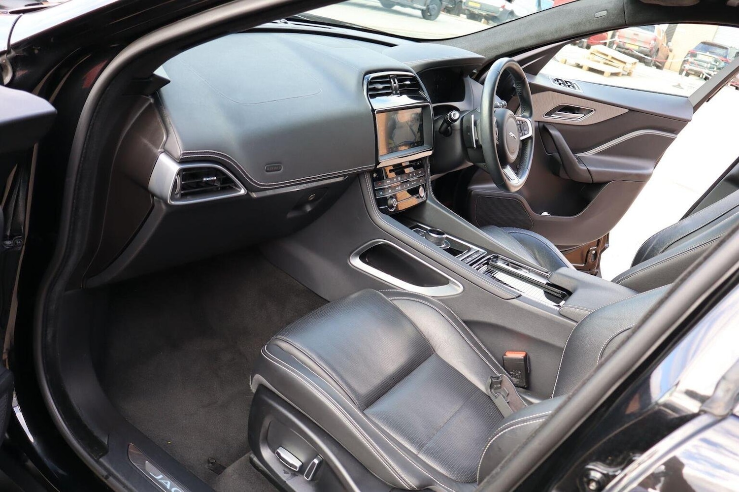 Used Jaguar F-Pace 2019 for sale - 76211771: Photo 93