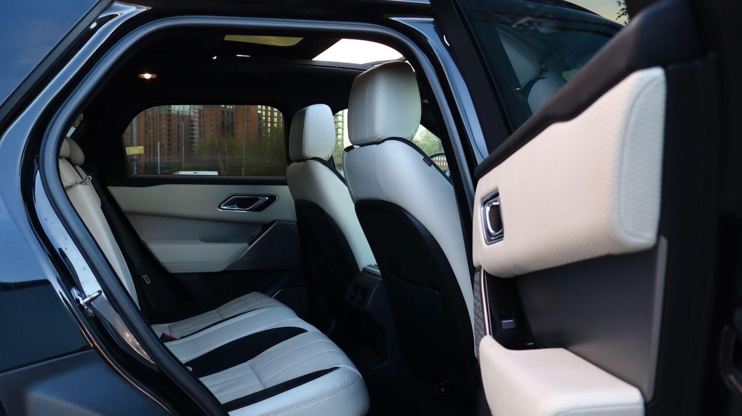 Used Land Rover Range Rover Velar 2018 for sale - 78060543: Photo 19