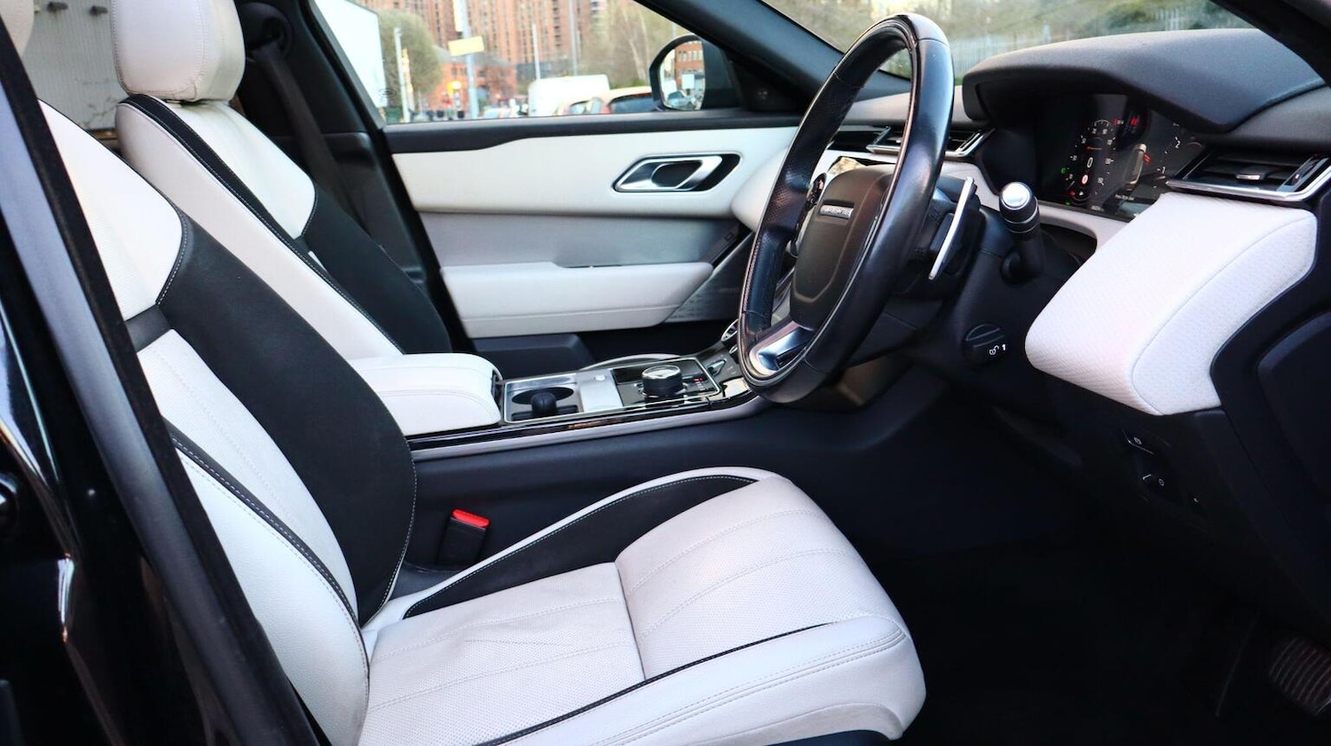 Used Land Rover Range Rover Velar 2018 for sale - 78060543: Photo 3