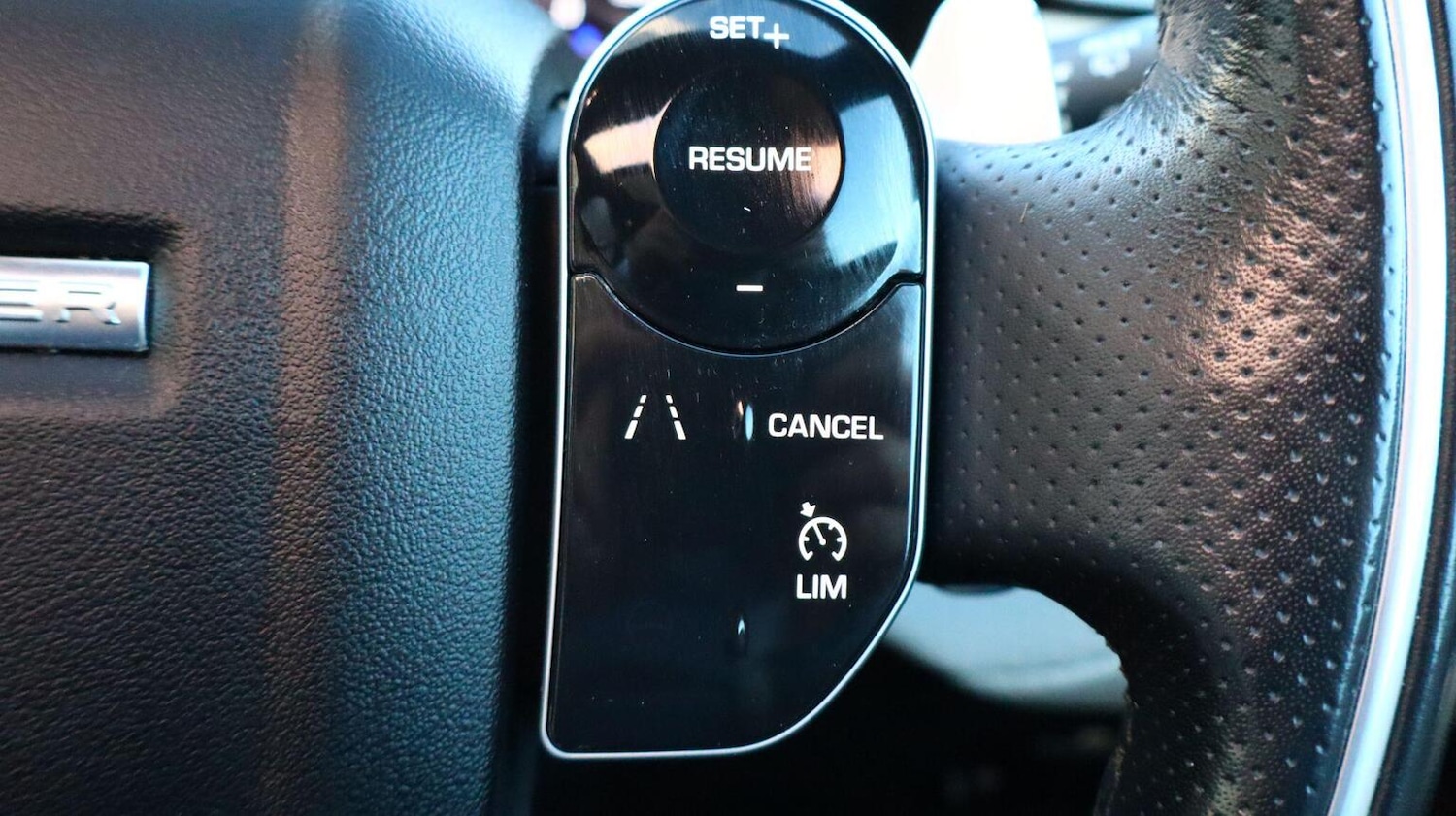 Used Land Rover Range Rover Velar 2018 for sale - 78060543: Photo 9