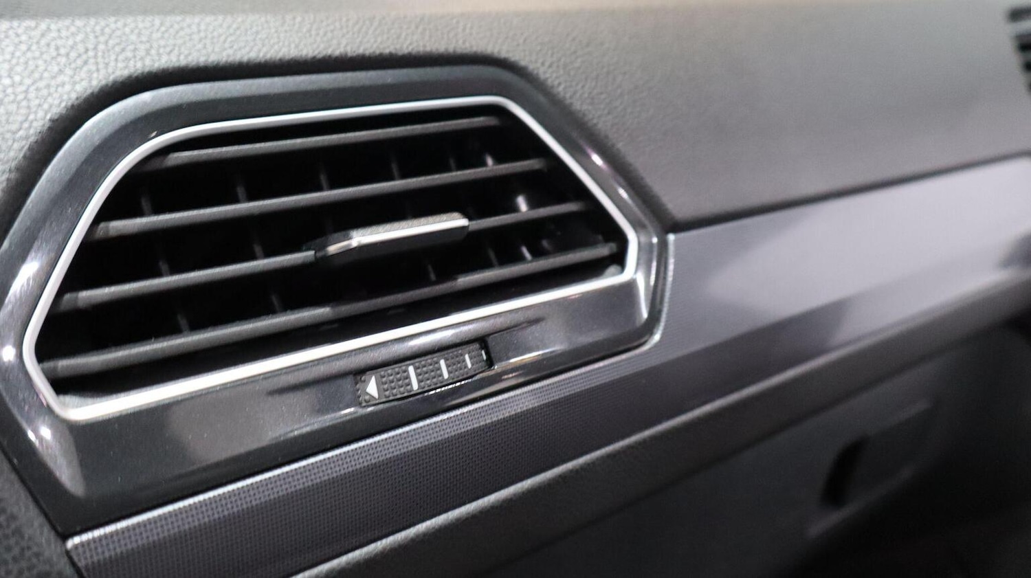 Used Volkswagen Tiguan 2018 for sale - 77548277: Photo 48