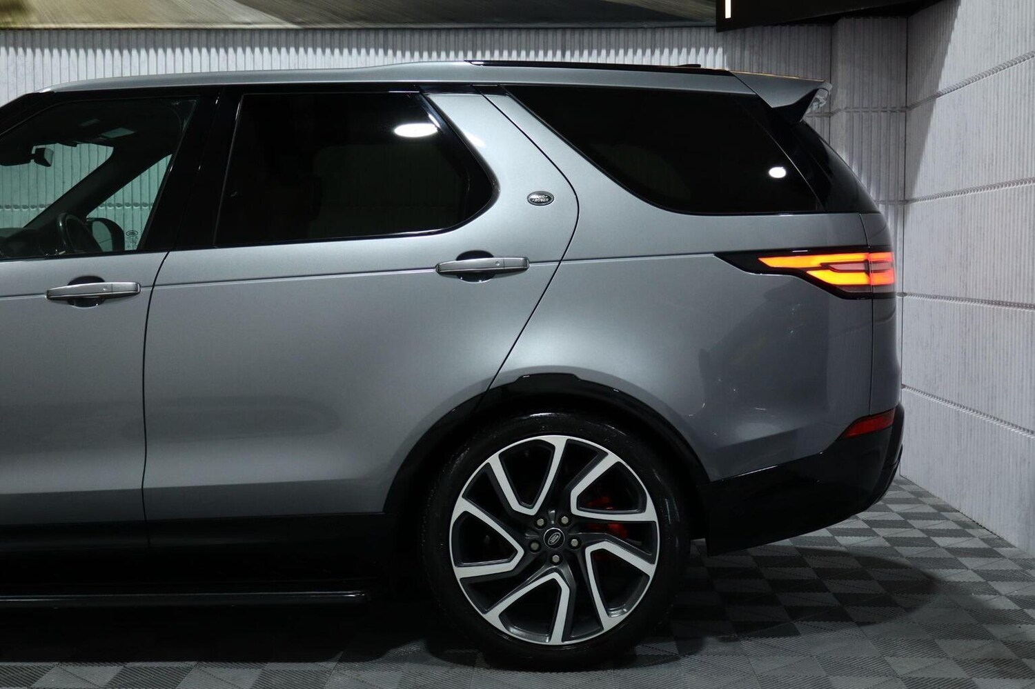 Used Land Rover Discovery 2019 for sale - 76897035: Photo 23