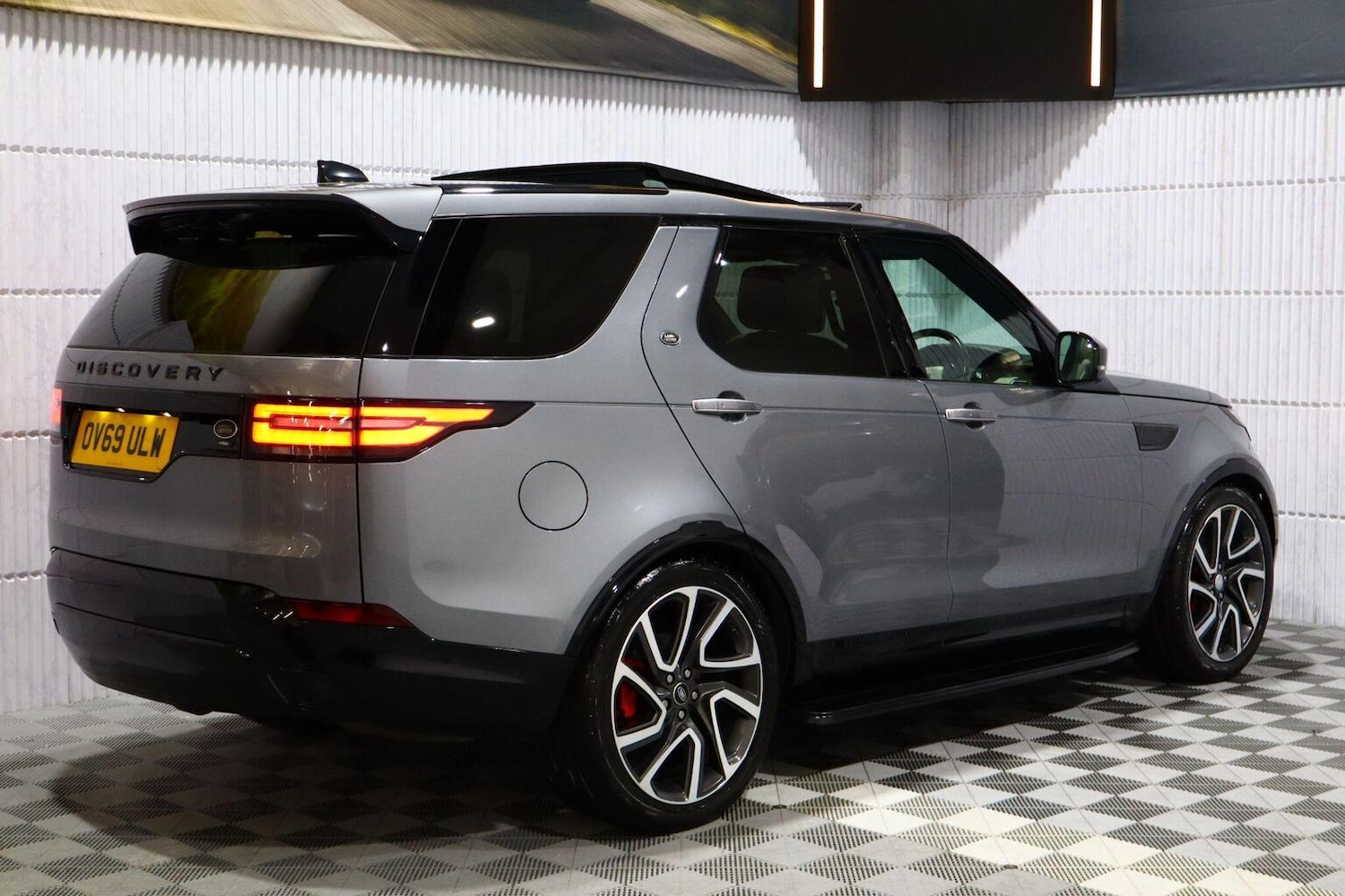 Used Land Rover Discovery 2019 for sale - 76897035: Photo 4