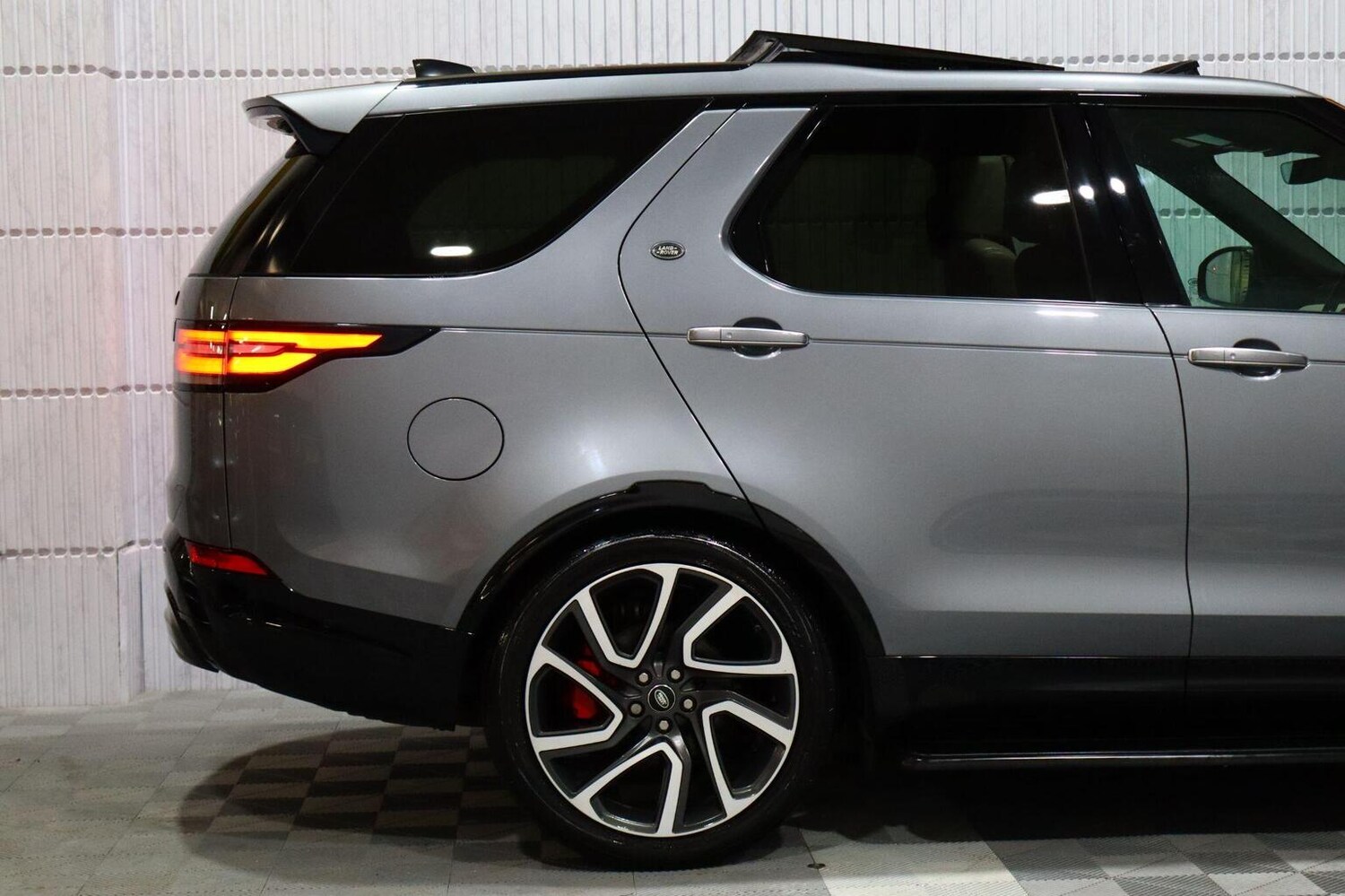 Used Land Rover Discovery 2019 for sale - 76897035: Photo 44