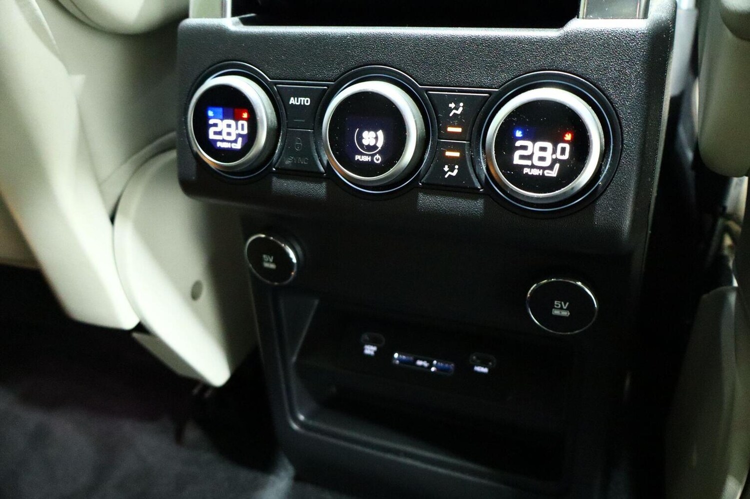 Used Land Rover Discovery 2019 for sale - 76897035: Photo 53