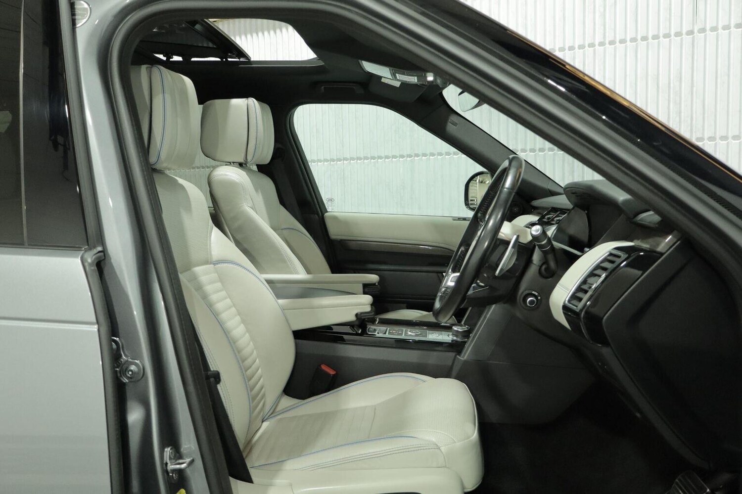 Used Land Rover Discovery 2019 for sale - 76897035: Photo 85