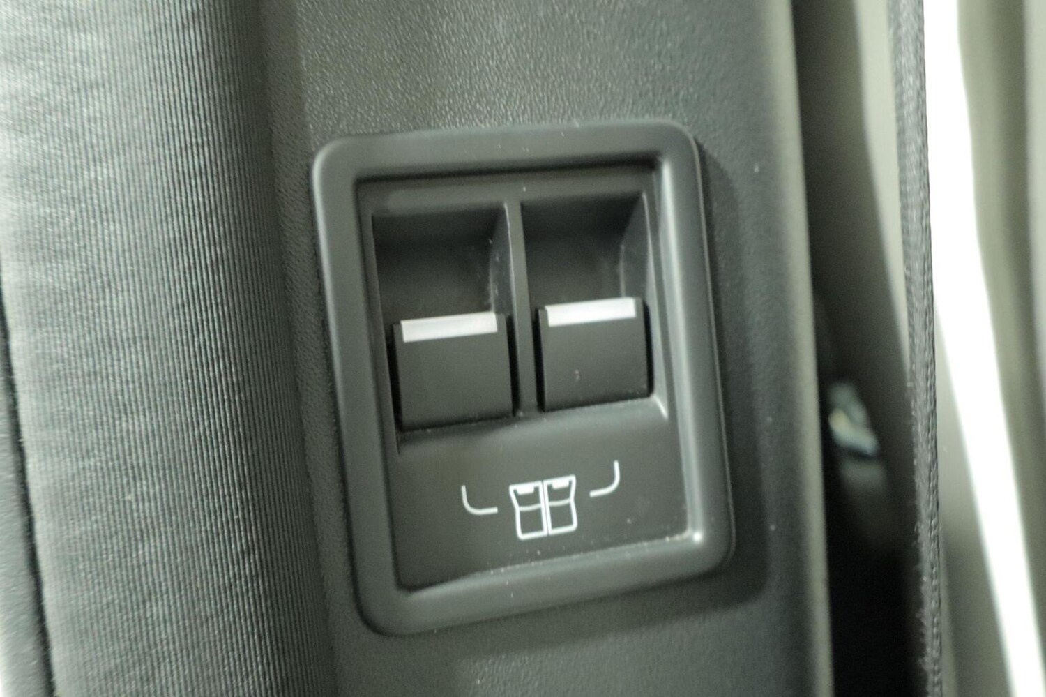 Used Land Rover Discovery 2019 for sale - 76897035: Photo 90