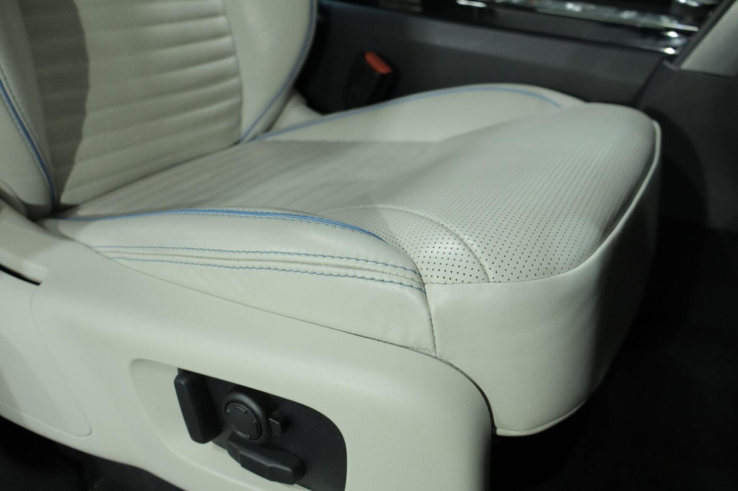 Used Land Rover Discovery 2019 for sale - 76897035: Photo 94