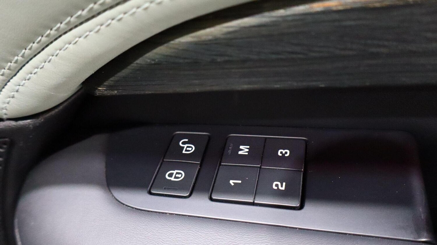 Used Land Rover Discovery 2019 for sale - 77844935: Photo 12