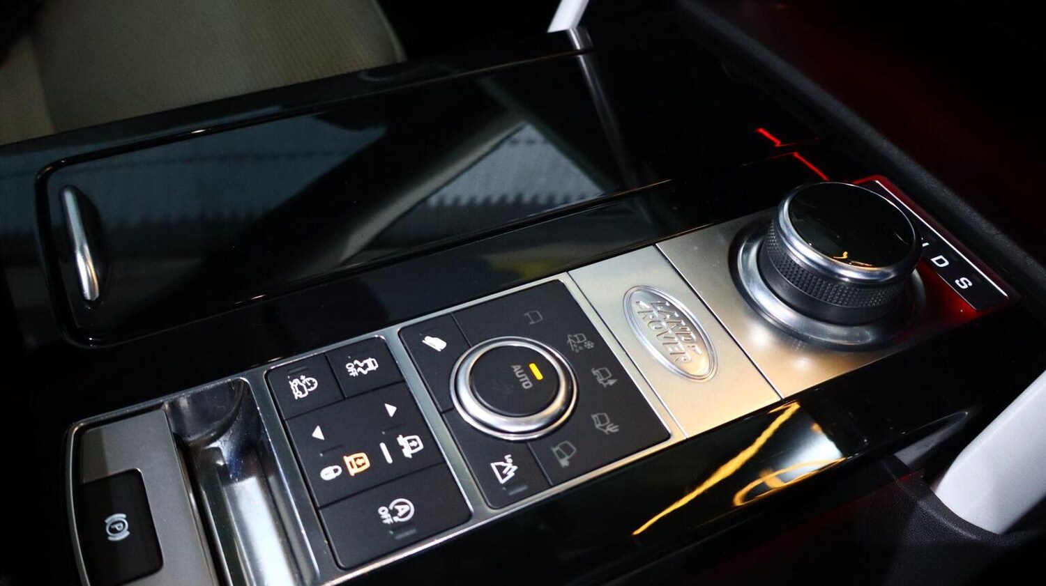 Used Land Rover Discovery 2019 for sale - 77844935: Photo 18