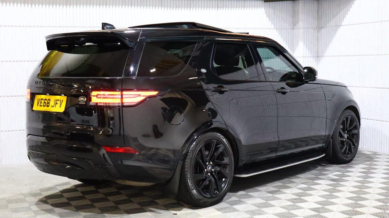 Used Land Rover Discovery 2019 for sale - 77844935: Photo 40