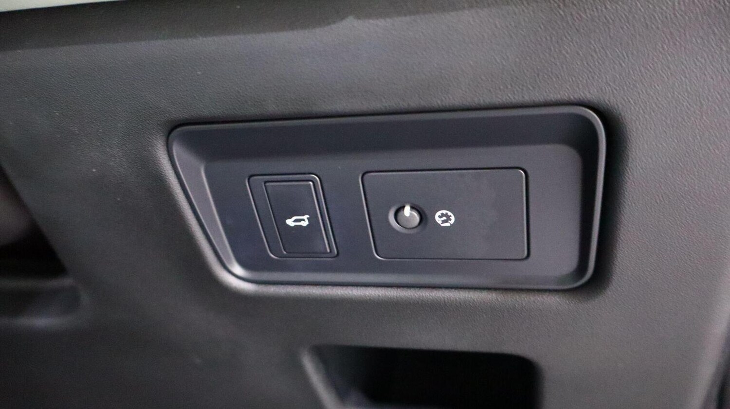 Used Land Rover Discovery 2019 for sale - 77844935: Photo 63