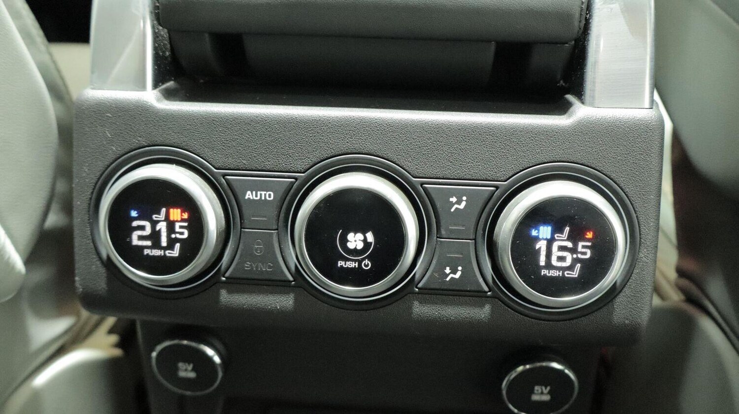 Used Land Rover Discovery 2019 for sale - 77844935: Photo 71