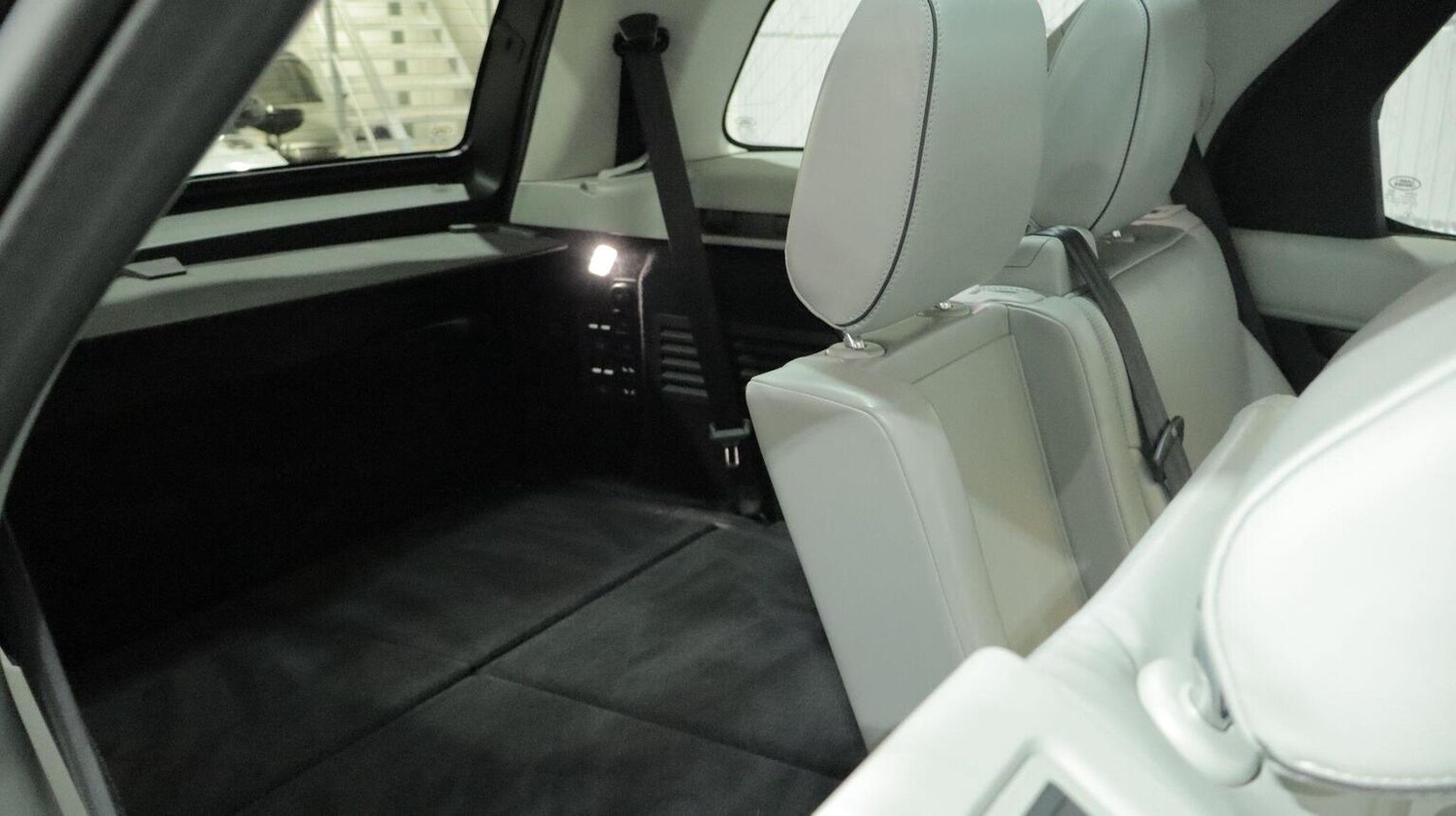 Used Land Rover Discovery 2019 for sale - 77844935: Photo 73