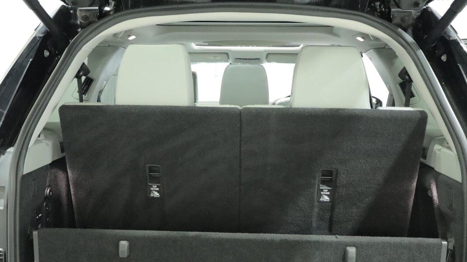 Used Land Rover Discovery 2019 for sale - 77844935: Photo 74