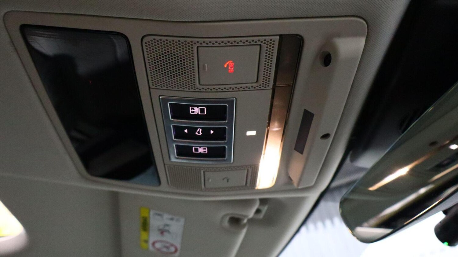 Used Land Rover Discovery 2019 for sale - 77844935: Photo 84