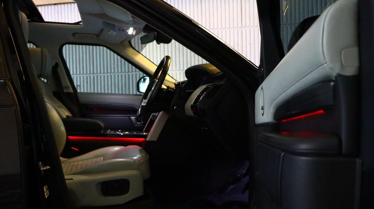 Used Land Rover Discovery 2019 for sale - 77844935: Photo 9