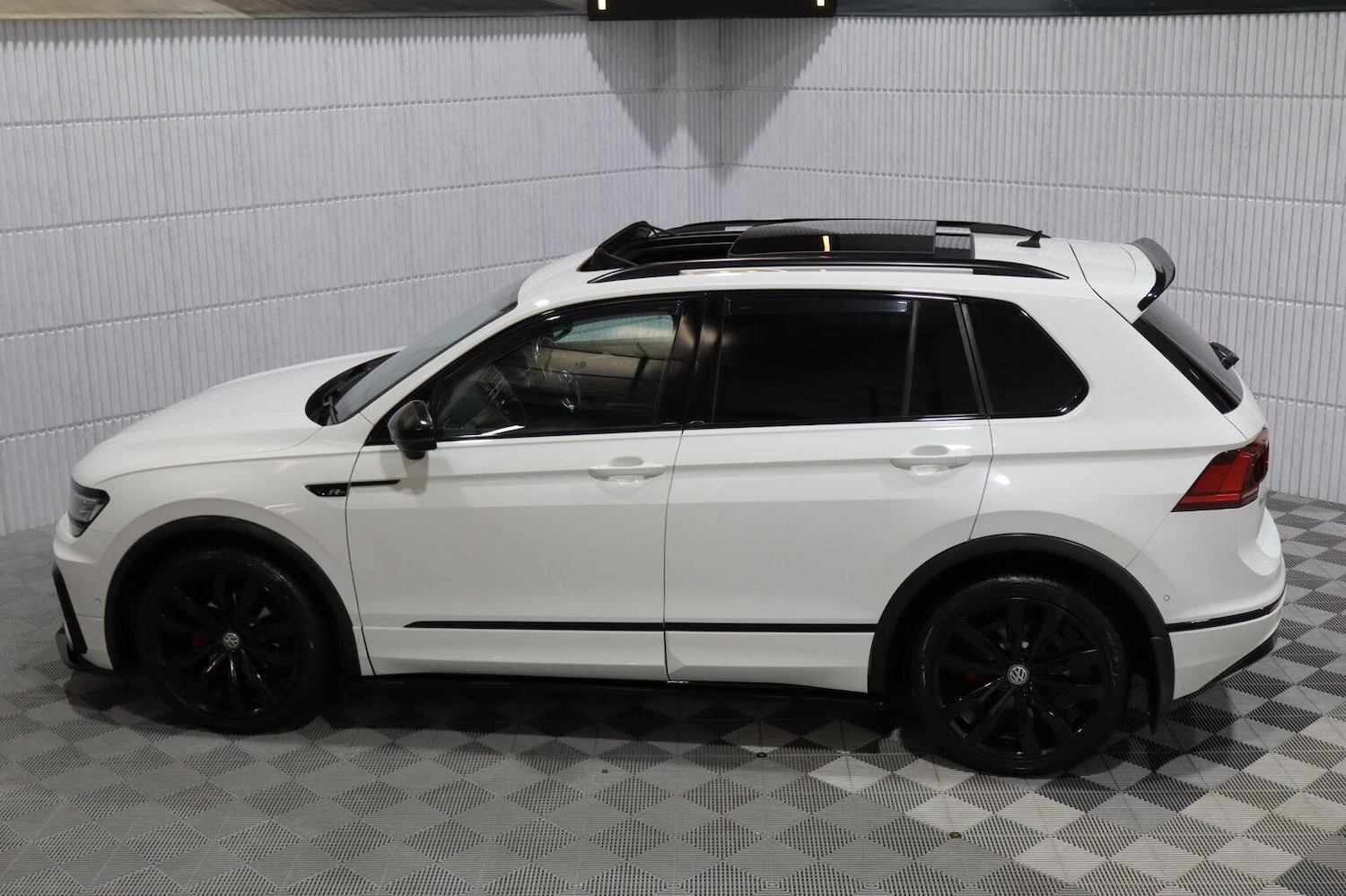 Used Volkswagen Tiguan 2019 for sale - 77342572: Photo 16