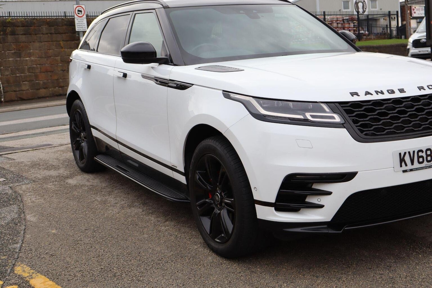 Used Land Rover Range Rover Velar 2018 for sale - 76211793: Photo 11