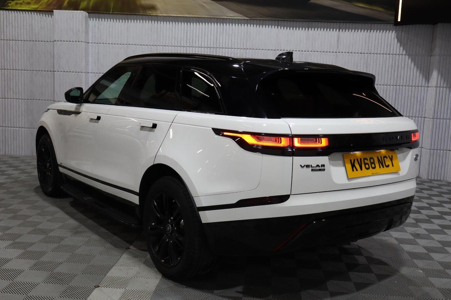 Used Land Rover Range Rover Velar 2018 for sale - 76211793: Photo 23