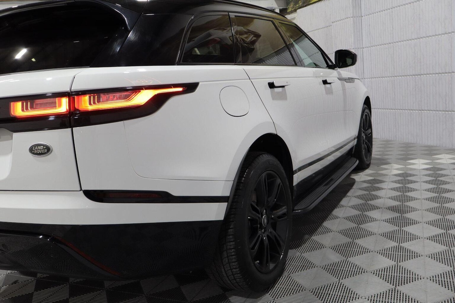 Used Land Rover Range Rover Velar 2018 for sale - 76211793: Photo 33