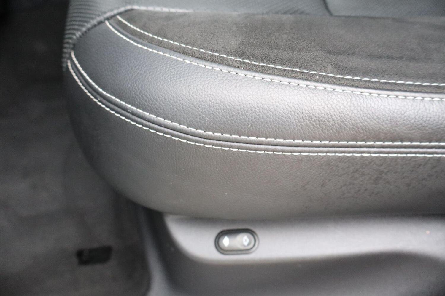 Used Land Rover Range Rover Velar 2018 for sale - 76211793: Photo 51