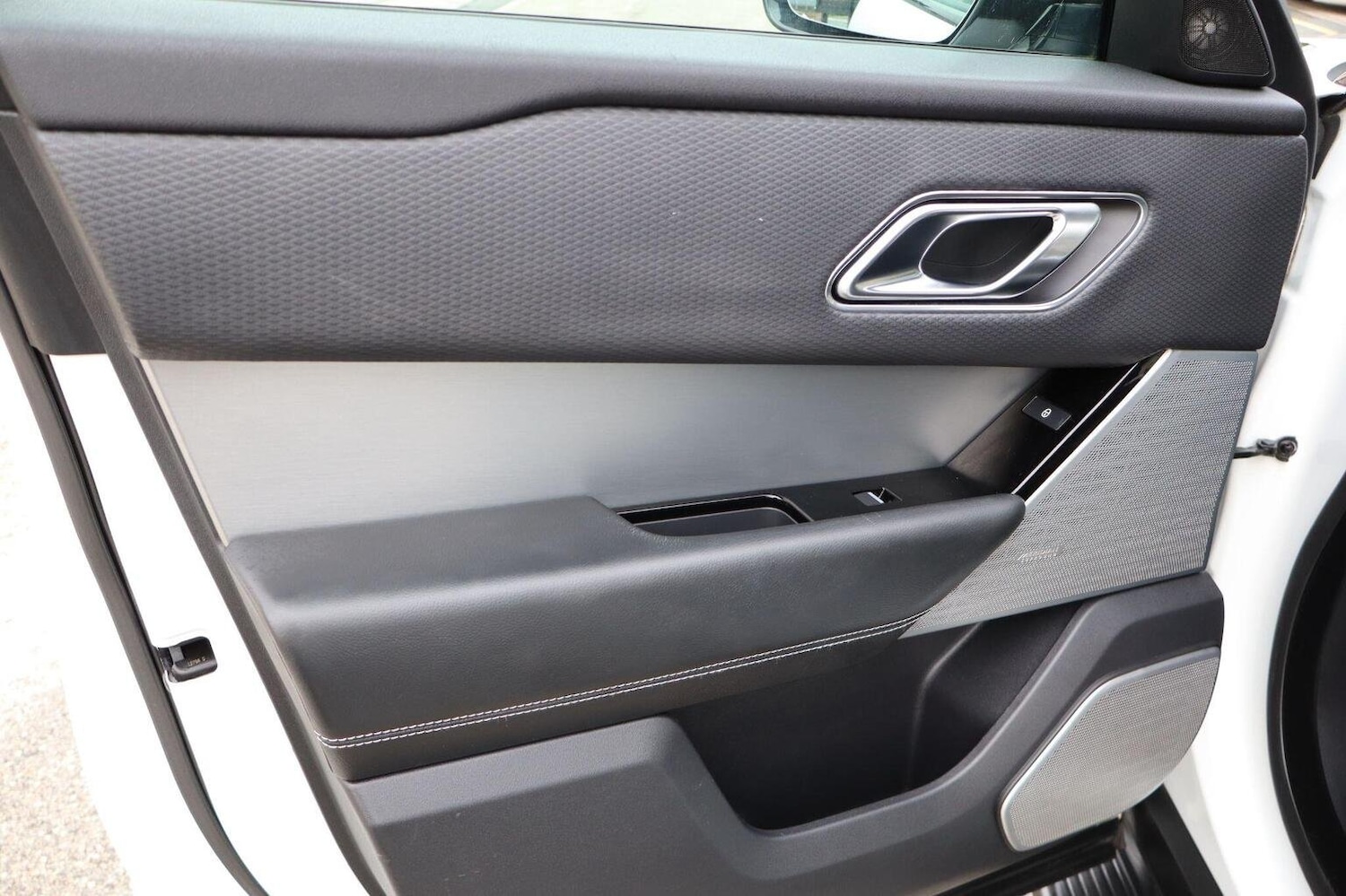 Used Land Rover Range Rover Velar 2018 for sale - 76211793: Photo 52