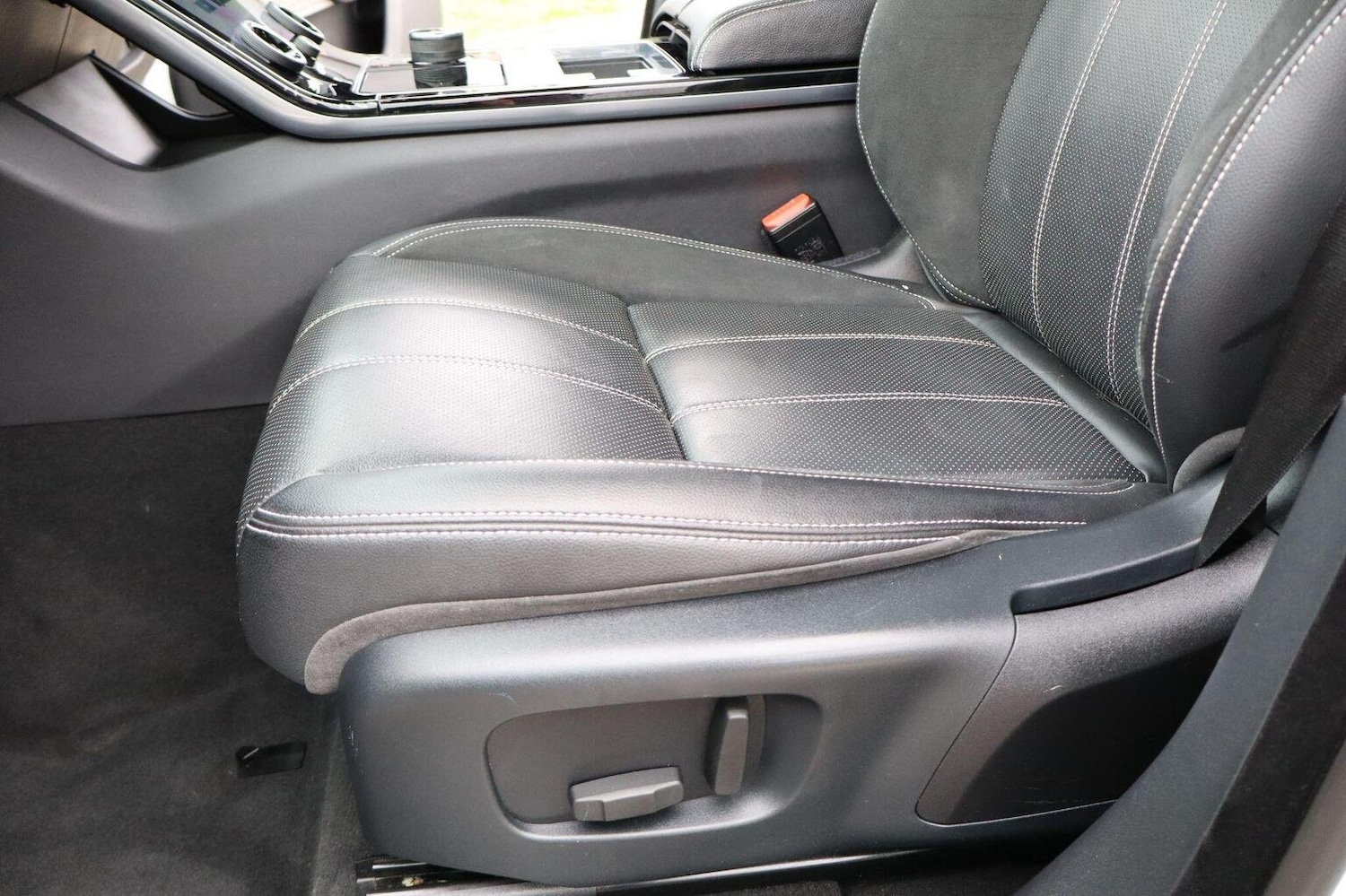 Used Land Rover Range Rover Velar 2018 for sale - 76211793: Photo 64