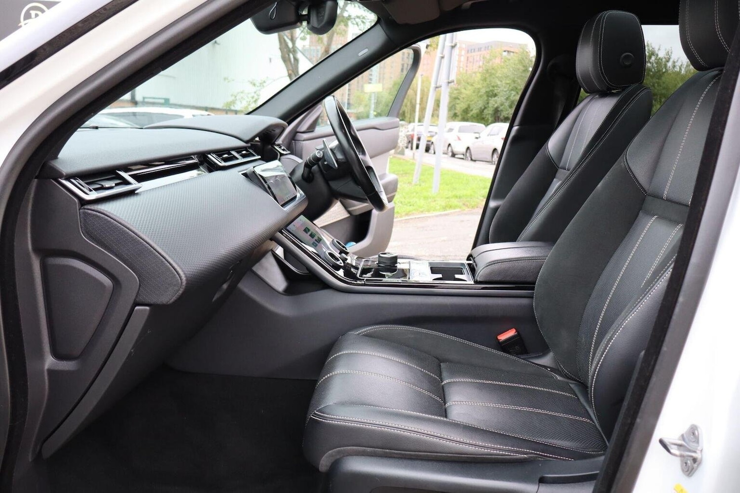 Used Land Rover Range Rover Velar 2018 for sale - 76211793: Photo 65