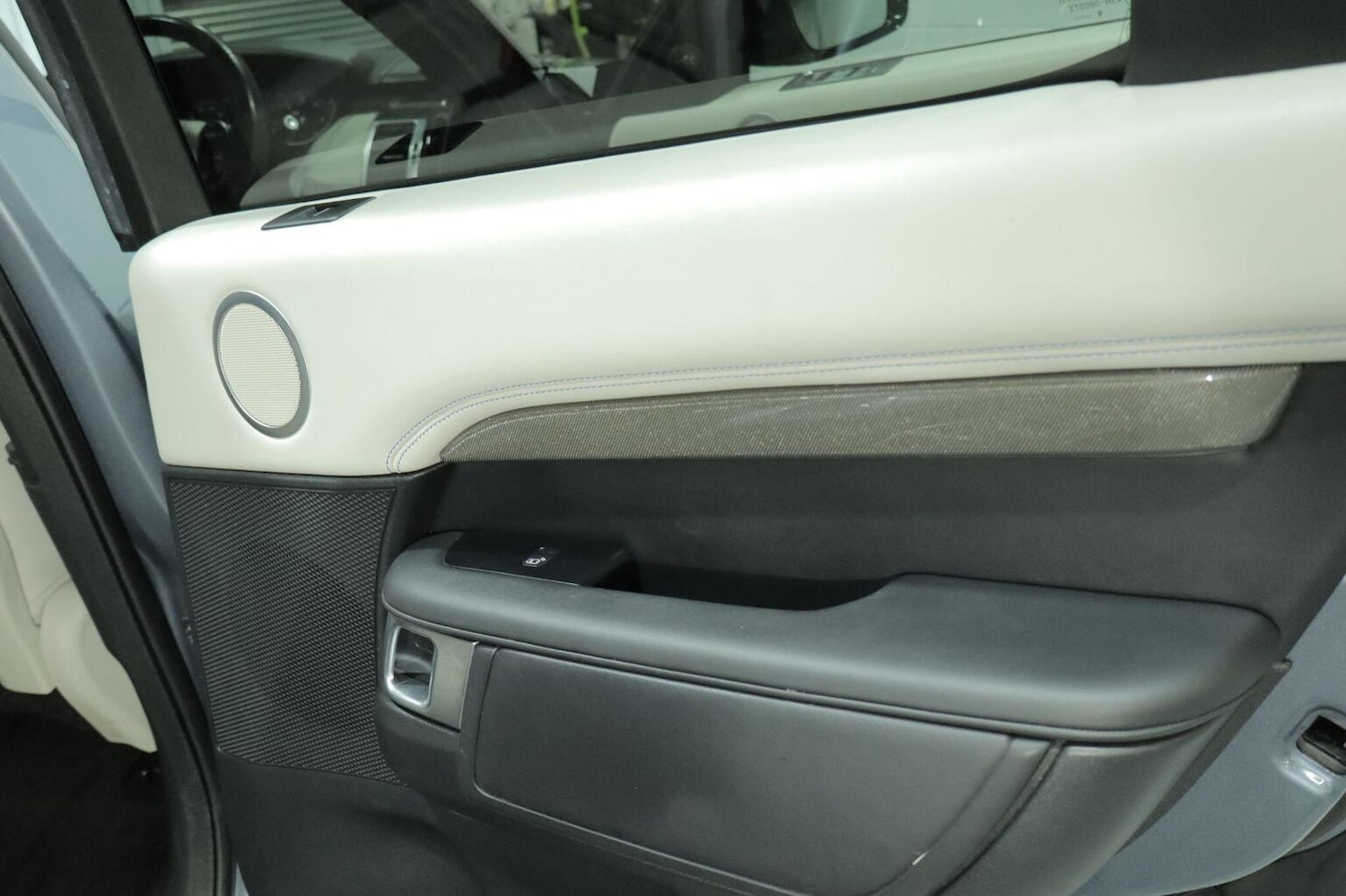 Used Land Rover Discovery 2019 for sale - 76741285: Photo 48