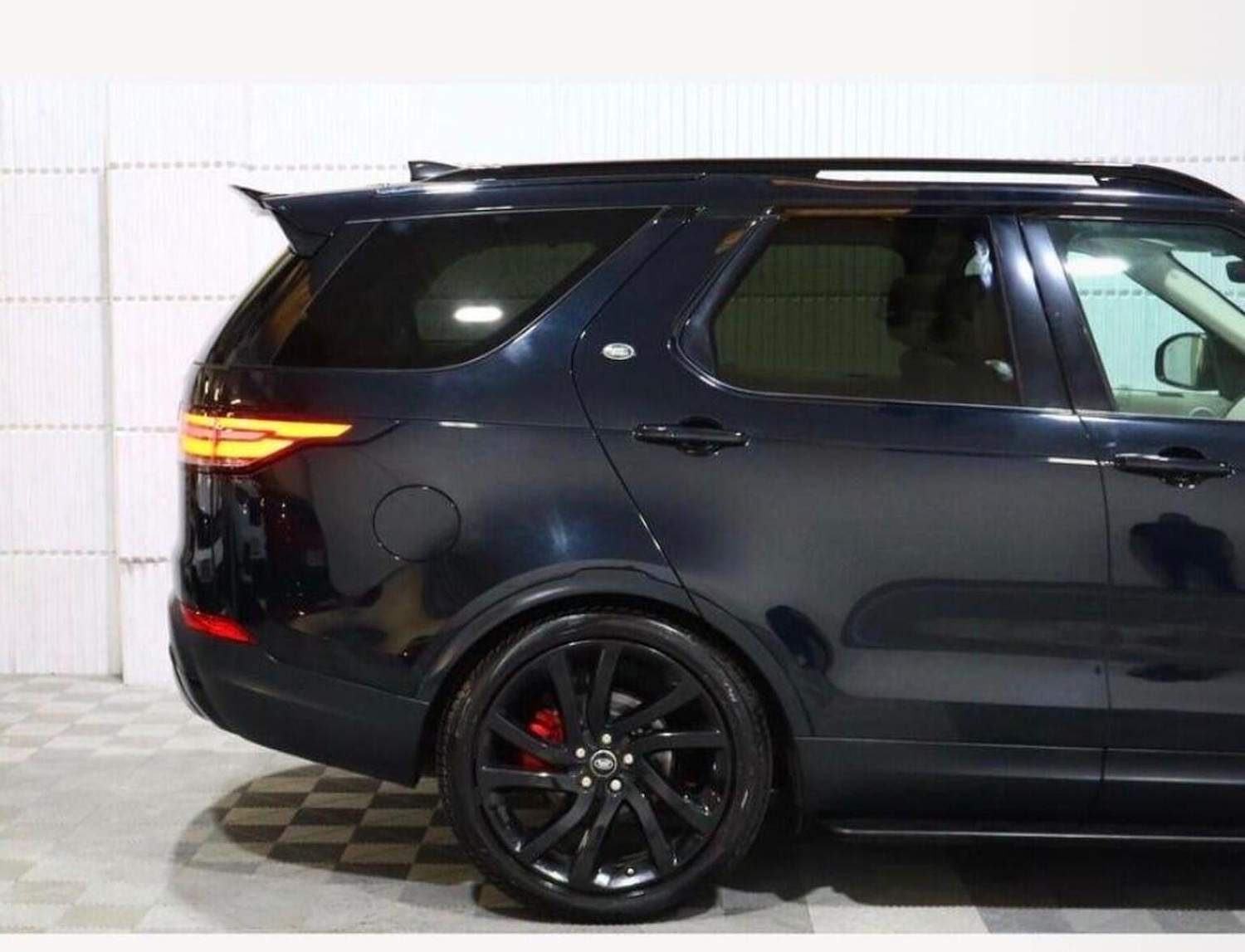 Used Land Rover Discovery 2017 for sale - 78018307: Photo 17