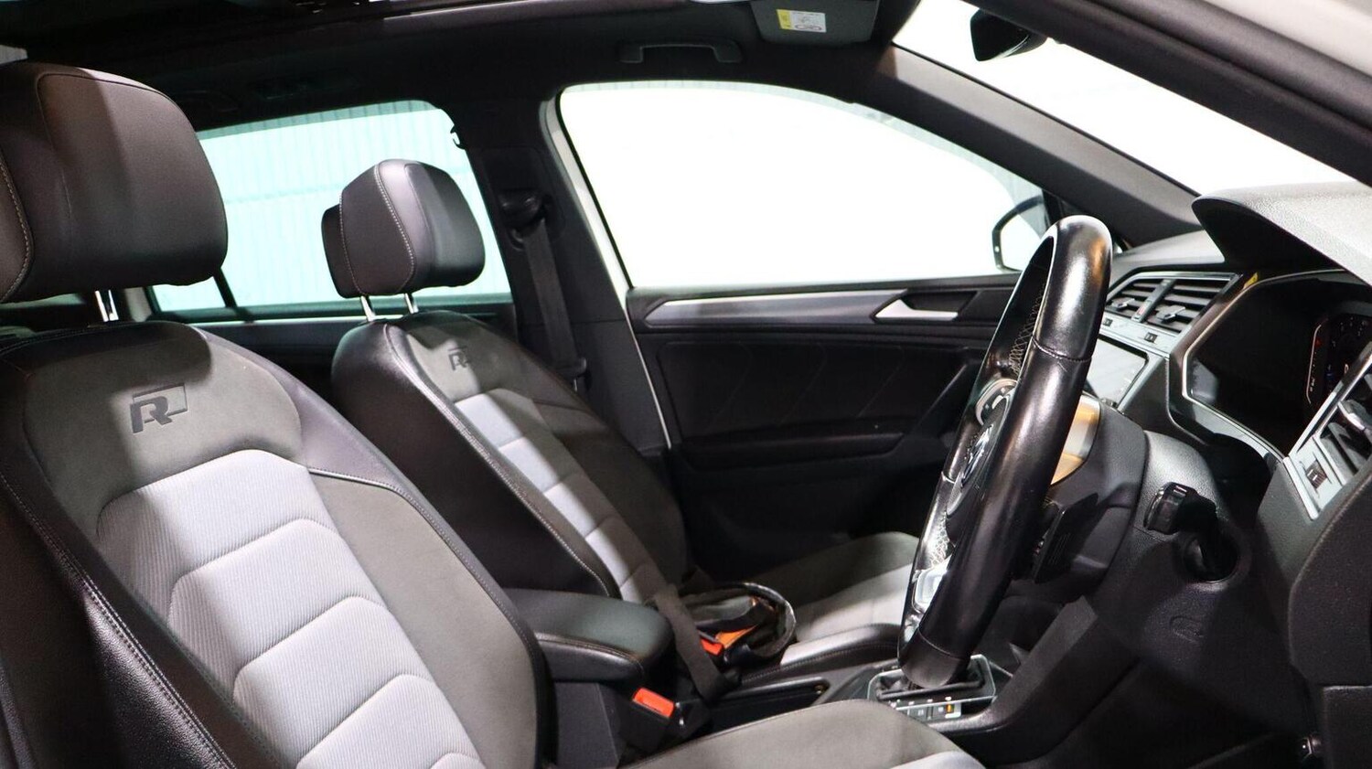 Used Volkswagen Tiguan 2020 for sale - 77766511: Photo 31