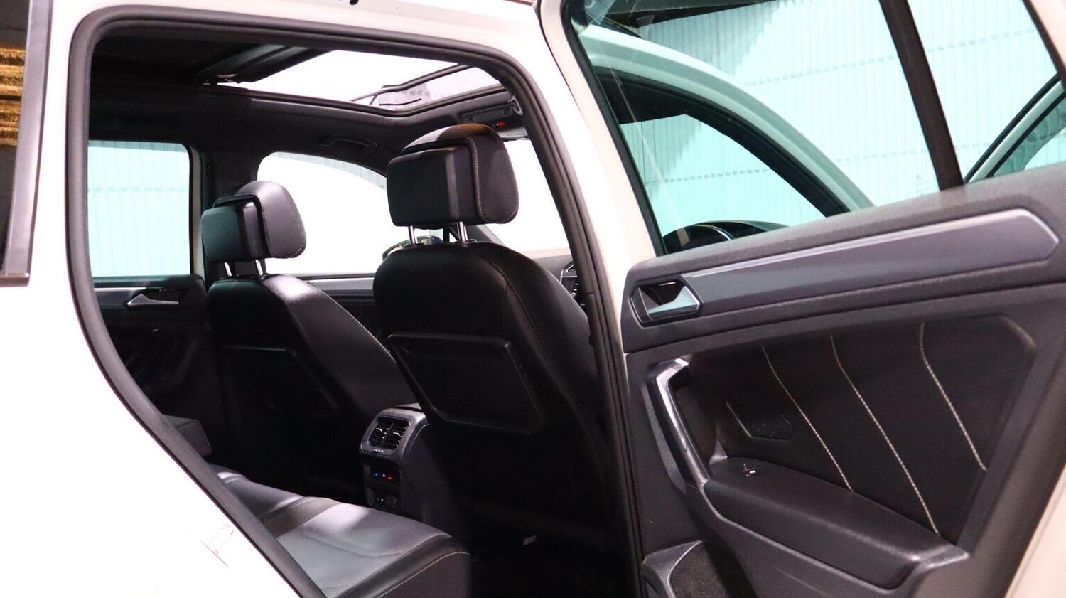 Used Volkswagen Tiguan 2020 for sale - 77766511: Photo 32