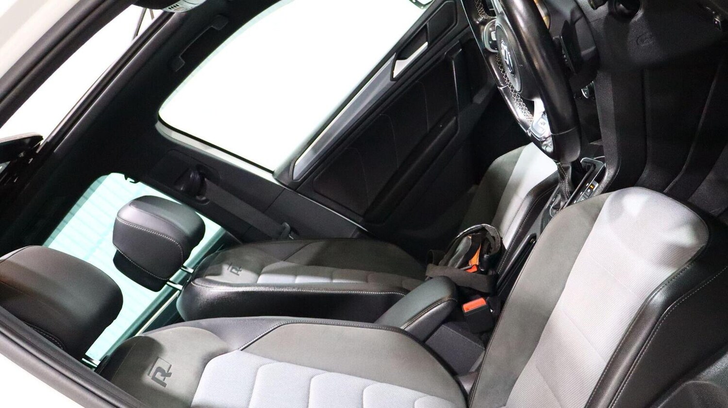 Used Volkswagen Tiguan 2020 for sale - 77766511: Photo 85