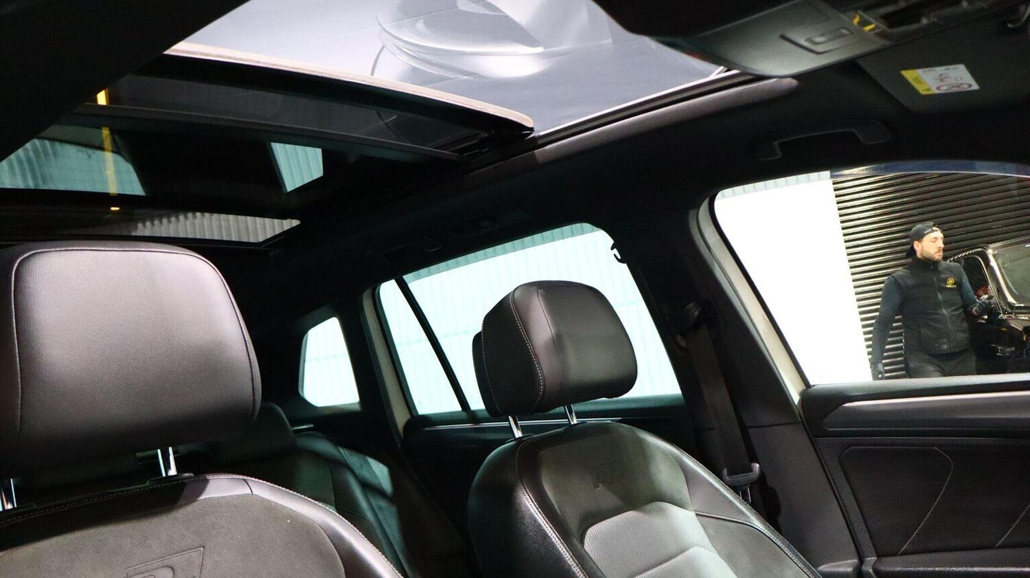 Used Volkswagen Tiguan 2020 for sale - 77766511: Photo 92