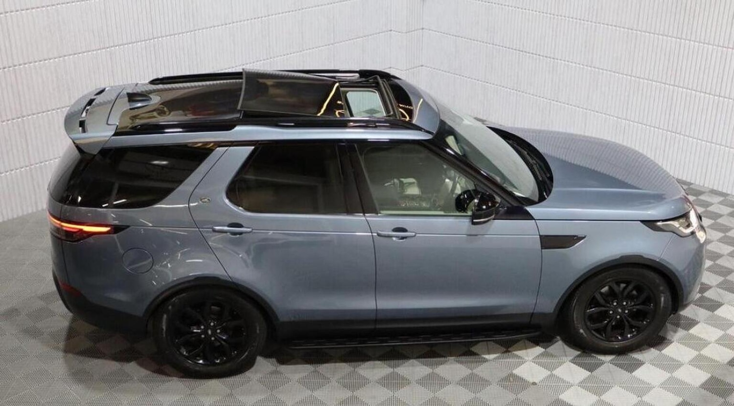 Used Land Rover Discovery 2019 for sale - 76884871: Photo 17