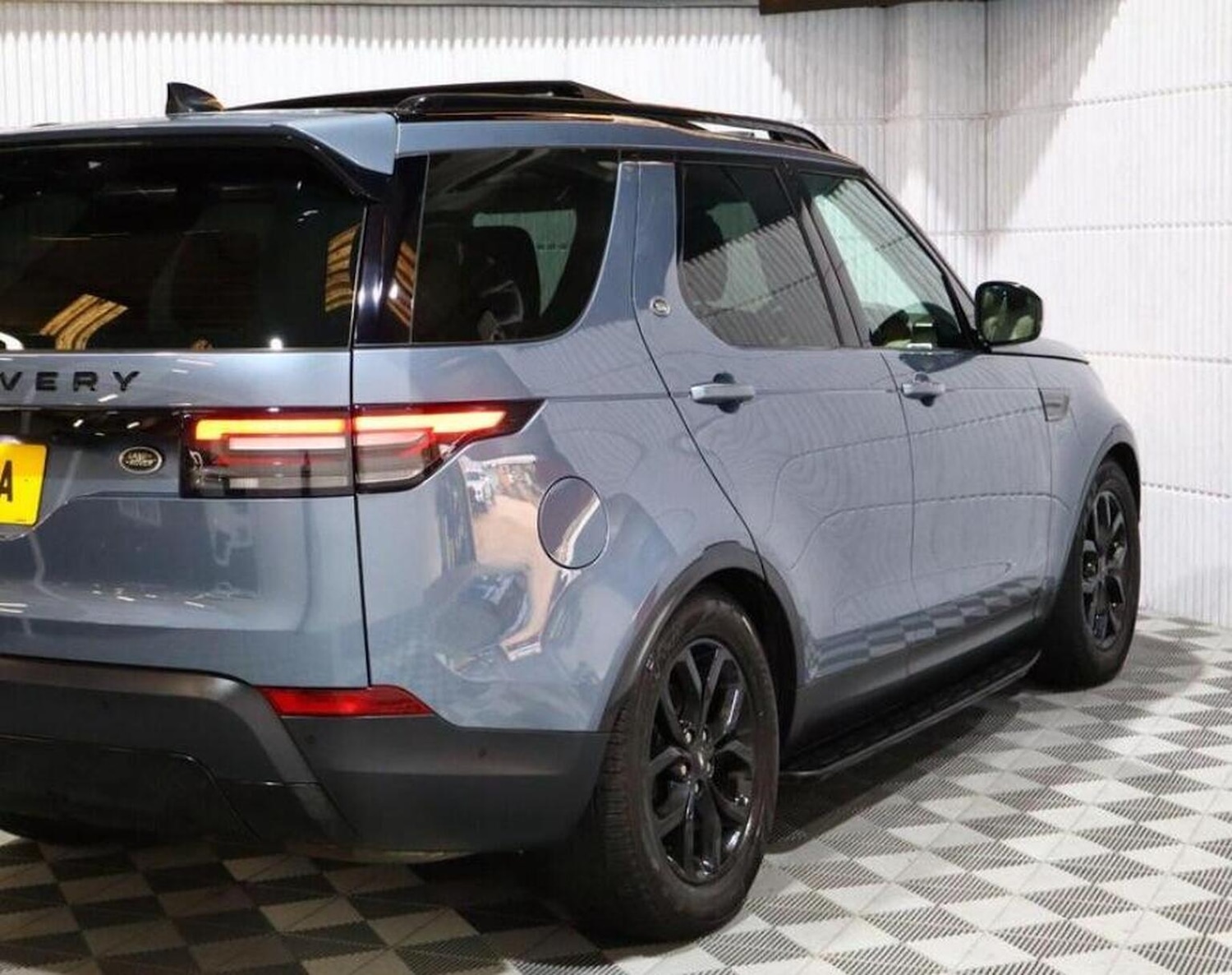 Used Land Rover Discovery 2019 for sale - 76884871: Photo 5