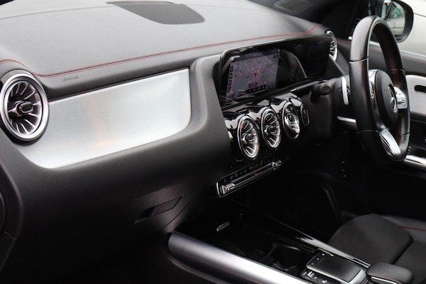 Used Mercedes-Benz EQA 2022 for sale - 76218794: Photo 8