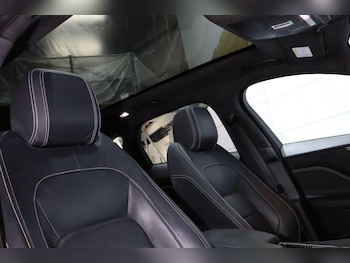 Used Jaguar F-Pace 2019 for sale - 76924428: Photo