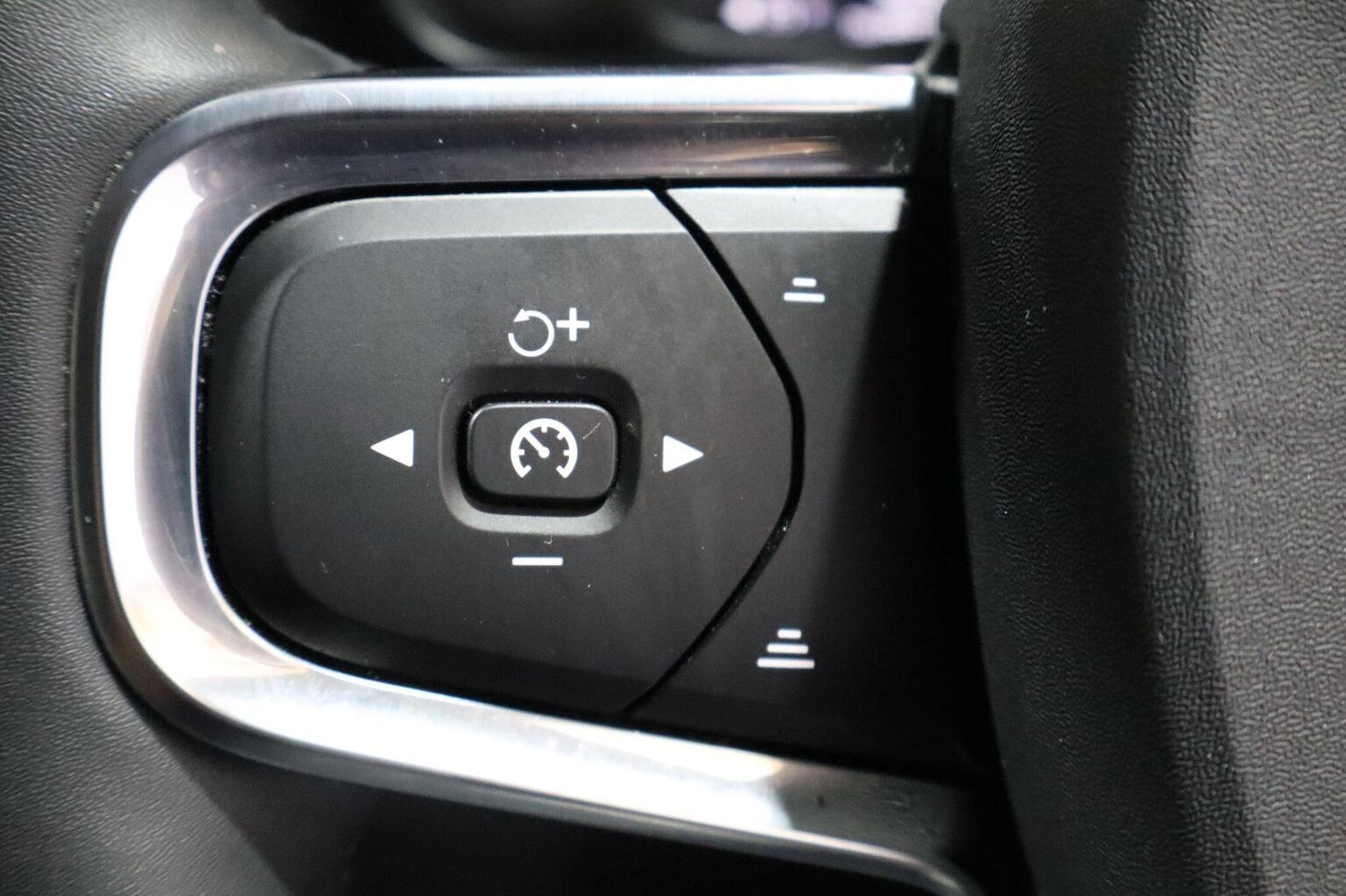 Used Volvo XC40 2021 for sale - 77983738: Photo 9