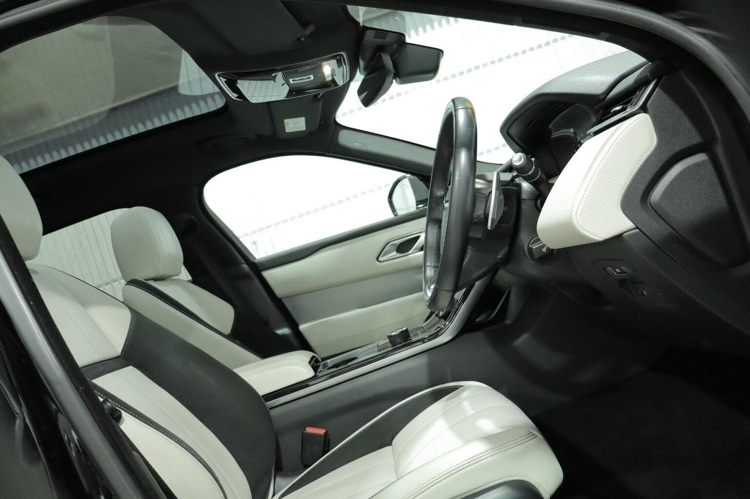 Used Land Rover Range Rover Velar 2018 for sale - 76769787: Photo 3